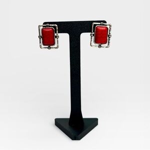 Center Stagecoach Earrings NWOT